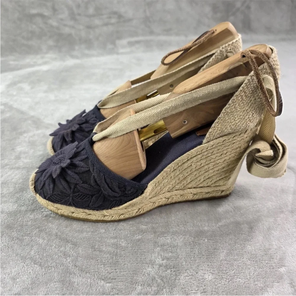 Tory Burch Navy/Tan 3D Floral print Emil espadrille lace up wedge size 7.5